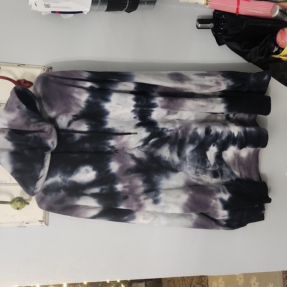 The hundreds tye dye hoodie
